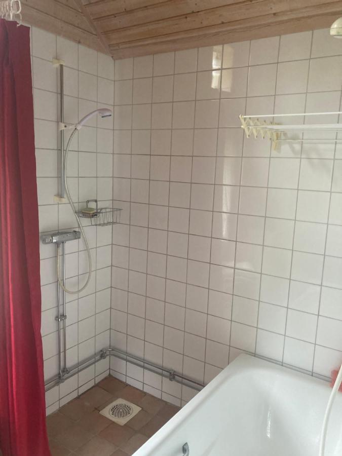 Egen Stuga Med Delat Badrum Norrtälje Exterior foto